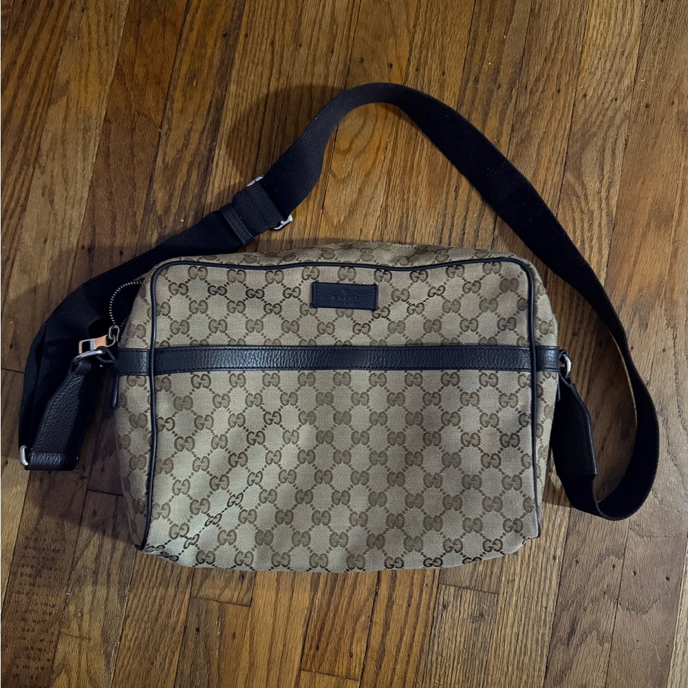 Gucci Beige/Tan GG Supreme Messenger Bag with Brown Strap